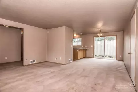 67545 Highway 20, Bend, OR 97703 photo 4
