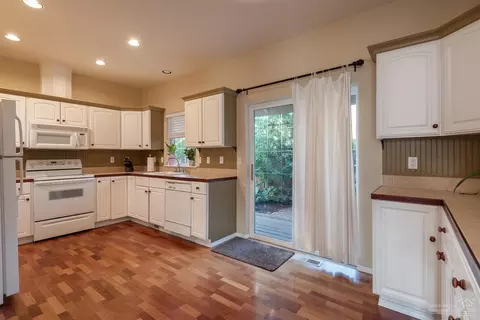 63512 Pharaoh Ct, Bend, OR 97701 photo 3