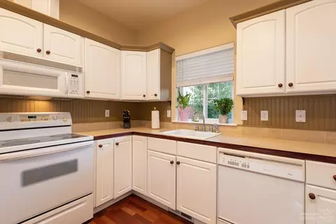 63512 Pharaoh Ct, Bend, OR 97701 photo 5