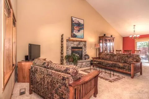 19942 Quail Pine Loop, Bend, OR 97702 photo 4