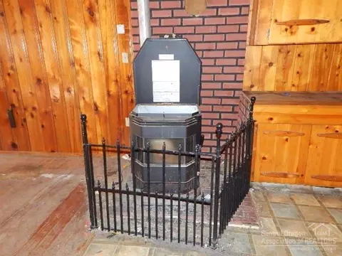 51273 Parker Rd, La Pine, OR 97739 photo 3