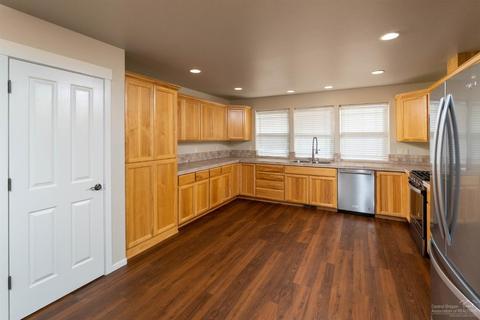 21124 Clairaway Ave, Bend, OR 97702 photo 9