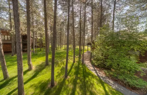 57243 Mashie Ln, Sunriver, OR 97707 photo 3
