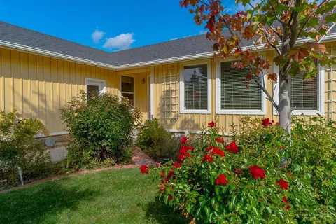 20207 NW Morgan Loop, Bend, OR 97703 photo 3