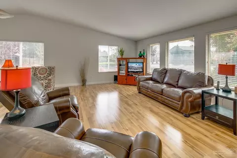 20207 NW Morgan Loop, Bend, OR 97703 photo 6