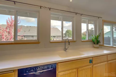 20207 NW Morgan Loop, Bend, OR 97703 photo 11