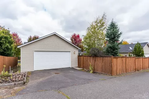61069 Larkspur Loop, Bend, OR 97702 photo 25