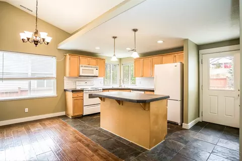 61069 Larkspur Loop, Bend, OR 97702 photo 6