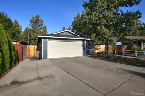 2729 NE Ocker Dr, Bend, OR 97701 photo 2