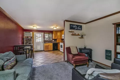 2729 NE Ocker Dr, Bend, OR 97701 photo 4