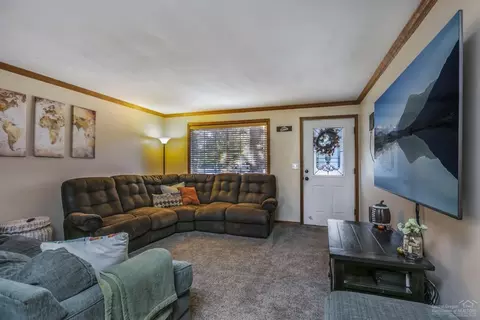 2729 NE Ocker Dr, Bend, OR 97701 photo 3