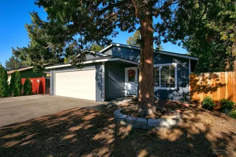 2729 NE Ocker Dr, Bend, OR 97701 photo 1