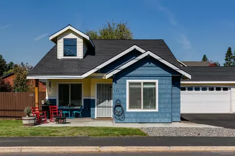 770 E Cascade Ave, Sisters, OR 97759 photo 1