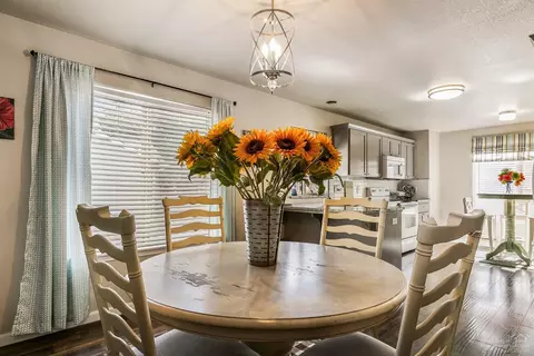 770 E Cascade Ave, Sisters, OR 97759 photo 6