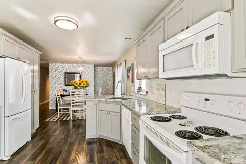 770 E Cascade Ave, Sisters, OR 97759 photo 10