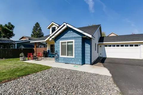 770 E Cascade Ave, Sisters, OR 97759 photo 3