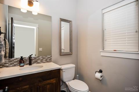 2270 NE Jackson Ave, Bend, OR 97701 photo 4