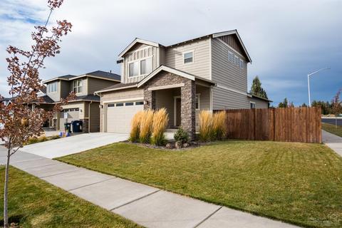 2270 NE Jackson Ave, Bend, OR 97701 photo 2