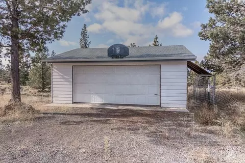 64855 Mcgrath Rd, Bend, OR 97701 photo 23