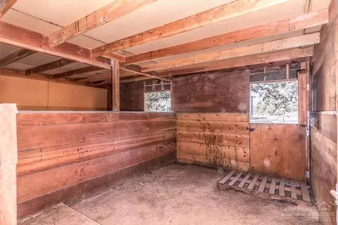 64855 Mcgrath Rd, Bend, OR 97701 photo 21