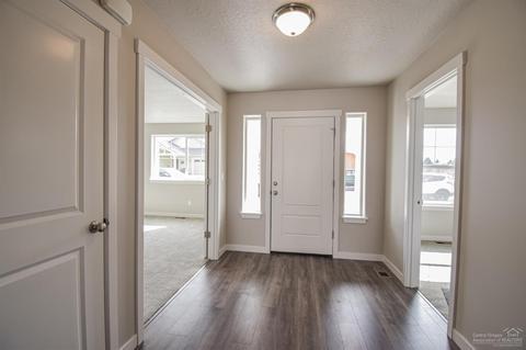 20782 Beaumont Dr, Bend, OR 97701 photo 8