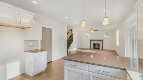 63320 Lamoine Ln, Bend, OR 97701 photo 2
