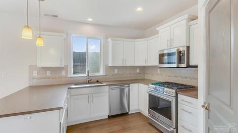 63320 Lamoine Ln, Bend, OR 97701 photo 1