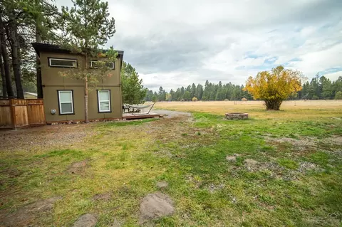 16946 Fontana, Bend, OR 97707 photo 3