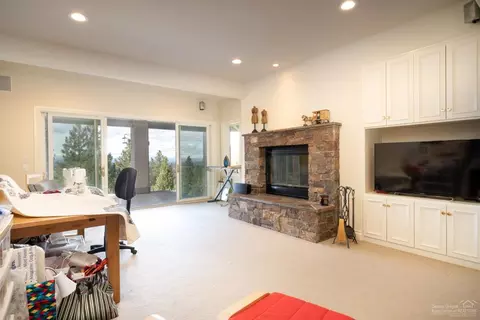 3145 NW Starview Dr, Bend, OR 97703 photo 13
