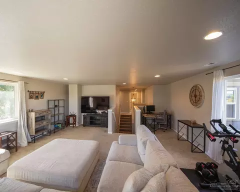 21223 NE Keyte, Bend, OR 97701 photo 17