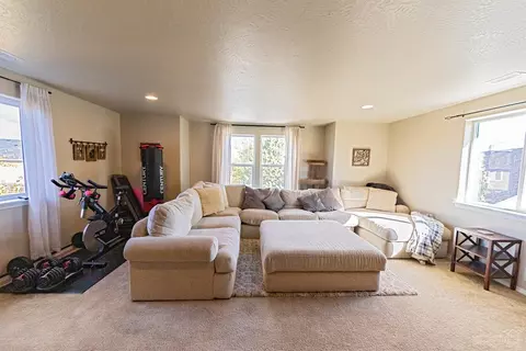 21223 NE Keyte, Bend, OR 97701 photo 16