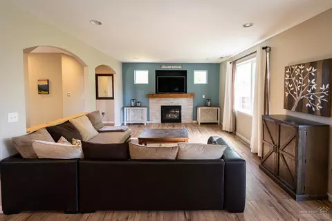 21223 NE Keyte, Bend, OR 97701 photo 5