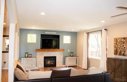 21223 NE Keyte, Bend, OR 97701 photo 6
