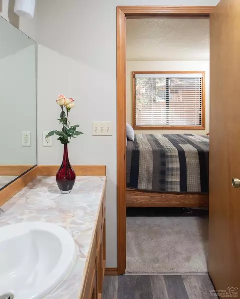 18081 Juniper Ln, Sunriver, OR 97707 photo 9