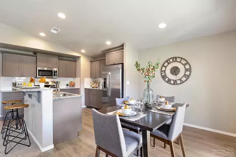 63334 Lamoine Ln, Bend, OR 97701 photo 6