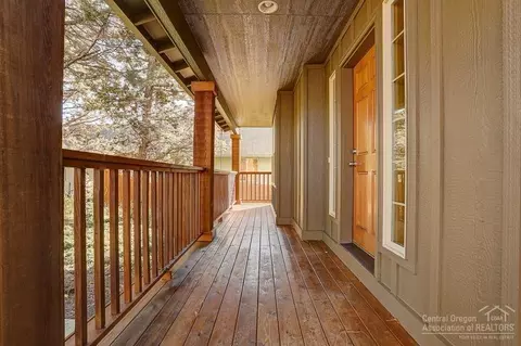 20575 Conifer Ave, Bend, OR 97702 photo 2