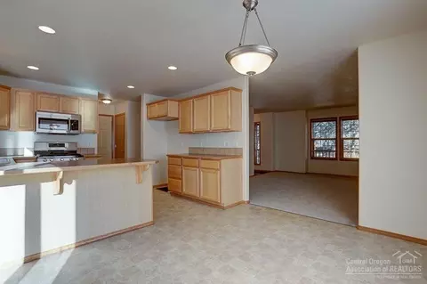 20575 Conifer Ave, Bend, OR 97702 photo 7