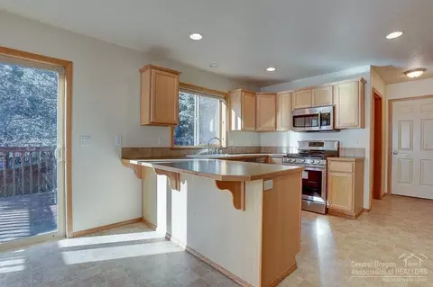 20575 Conifer Ave, Bend, OR 97702 photo 10