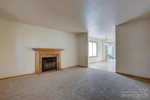 20575 Conifer Ave, Bend, OR 97702 photo 5