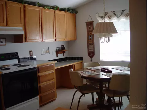 17540 Sutter St, La Pine, OR 97739 photo 5