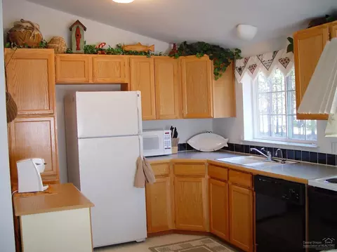 17540 Sutter St, La Pine, OR 97739 photo 4