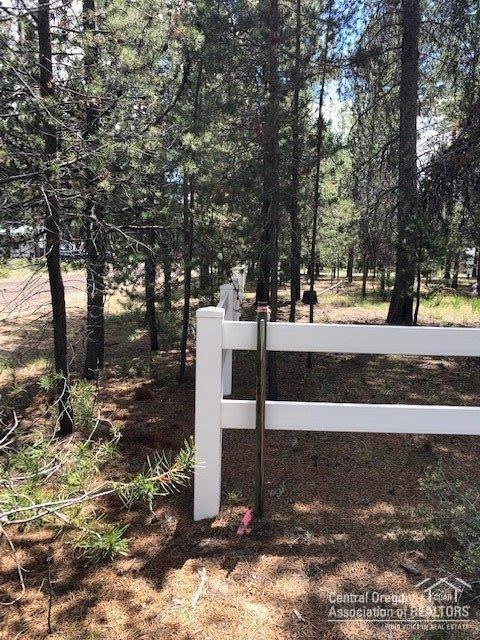 53853 Yoho Dr, La Pine, OR 97739 photo 2