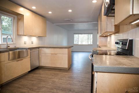 60894 Alpine Dr, Bend, OR 97702 photo 8