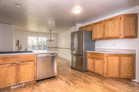 63320 Majestic Loop, Bend, OR 97701 photo 6