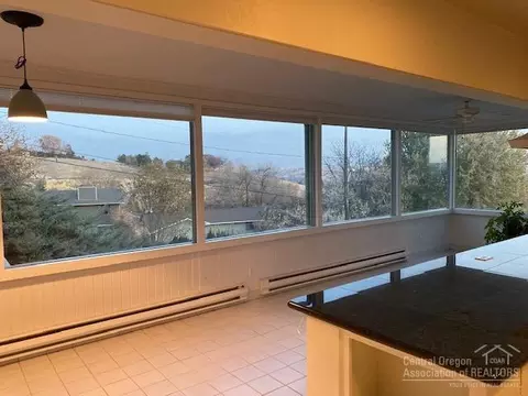 411 NW Horn Ave, Pendleton, OR 97801 photo 8