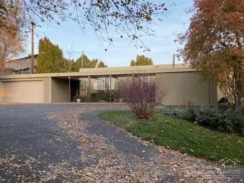 411 NW Horn Ave, Pendleton, OR 97801 photo 1