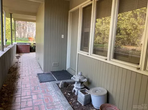 411 NW Horn Ave, Pendleton, OR 97801 photo 3