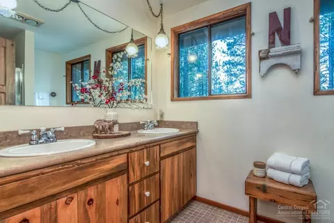 17888 Lofty Ln, Sunriver, OR 97707 photo 24