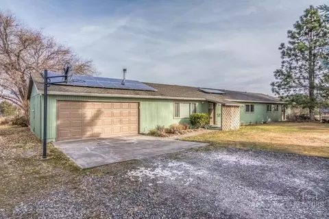 1440 NE Richard Ln, Madras, OR 97741 photo 2