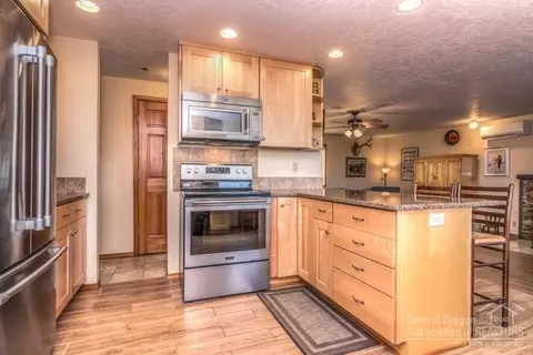 1440 NE Richard Ln, Madras, OR 97741 photo 10